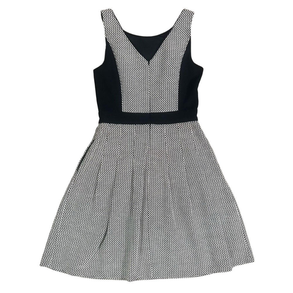 White House Black Market Black and Cream with Pockets Size 2 - Picture 7 of 10